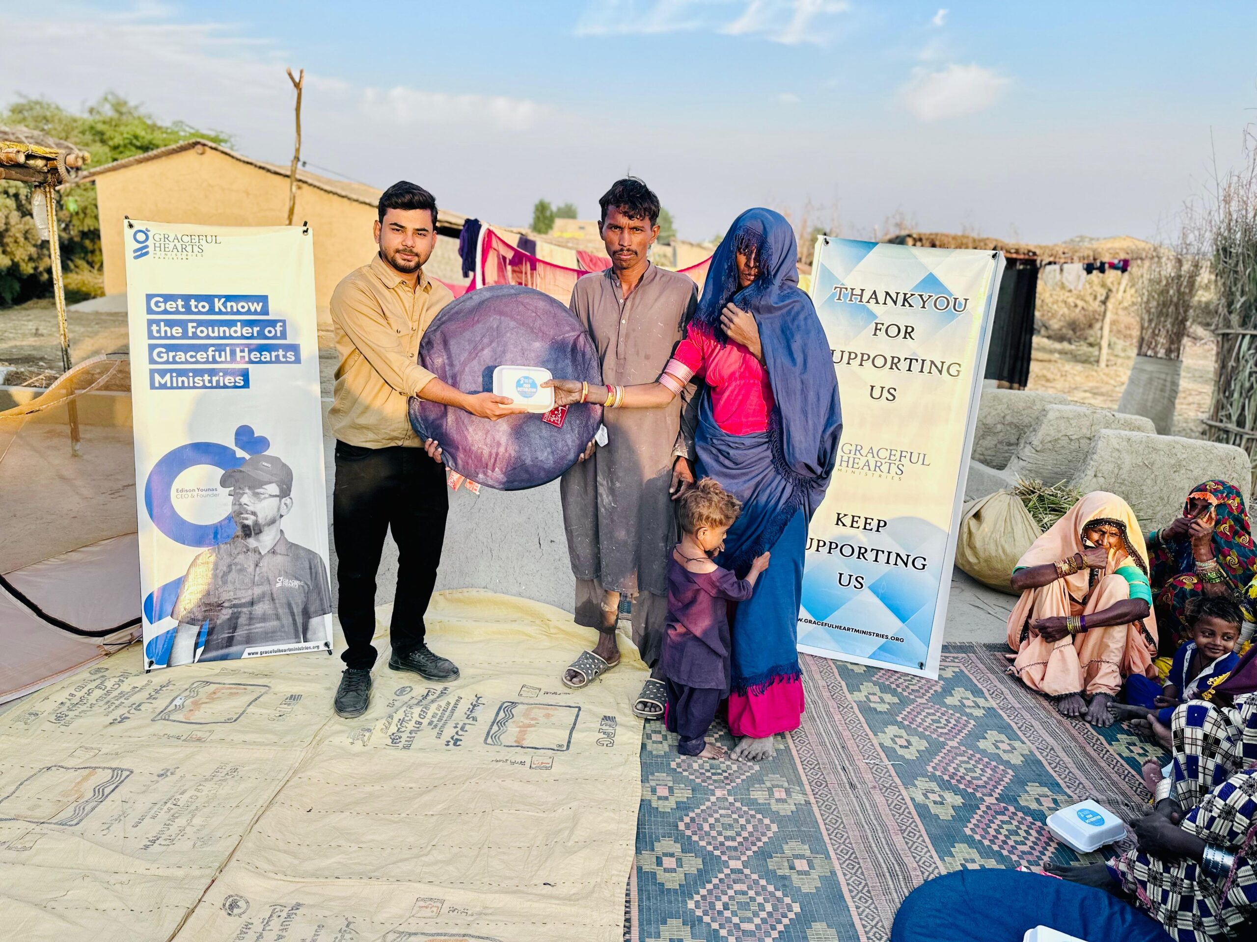 Food distribution photo 2