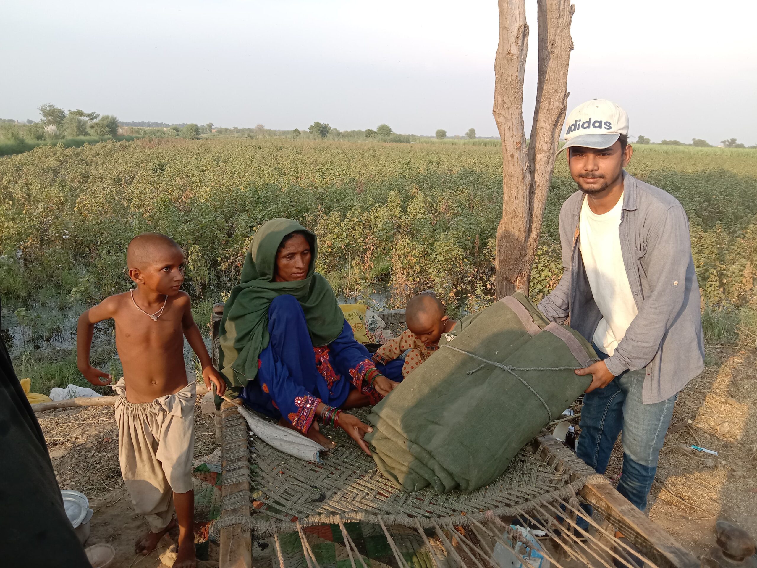 Food distribution photo 5