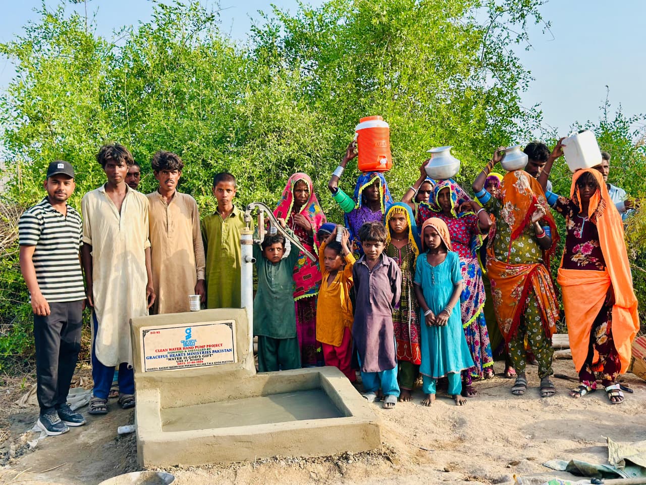 Food distribution photo 5